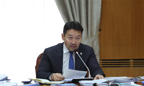 НААДМЫН НЭЭЛТ, ХААЛТЫН ТОГЛОЛТЫН НАЙРУУЛАГЧИЙГ ИРЭХ ОНЫ ХОЁР ДУГААР САРД БАГТААН СОНГОН ШАЛГАРУУЛНА